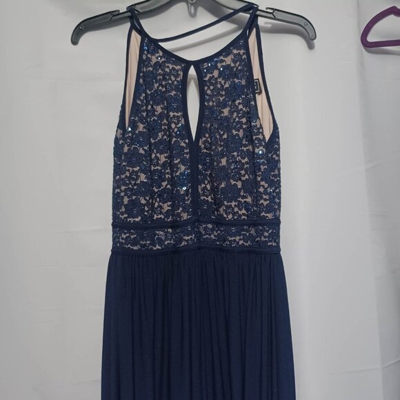 Morgan & Co - Keyhole Gown - Picture 7 of 7